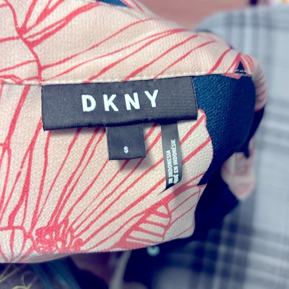 DKNY floral blouse. Navy blue with pink flower print. Size Small. - Picture 6 of 6